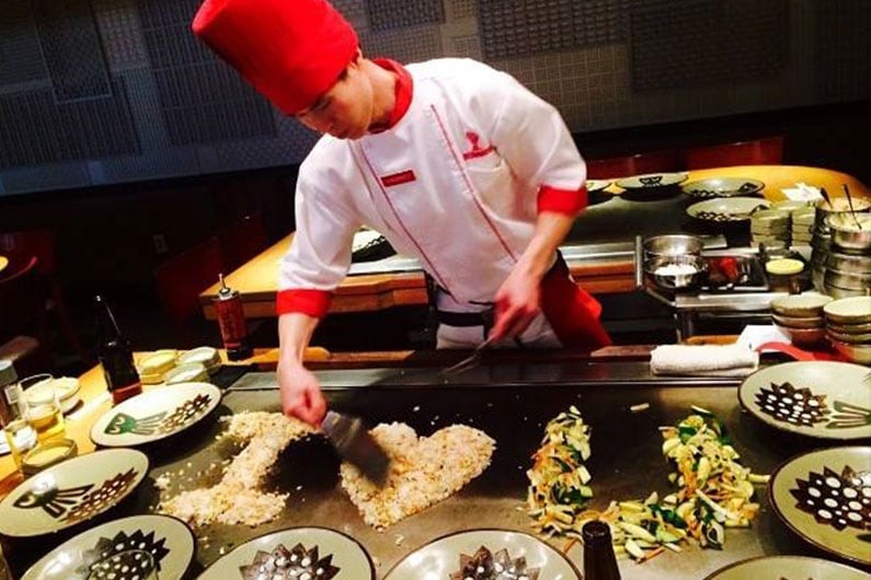 Cozinha do restaurante japonês Benihana em Orlando