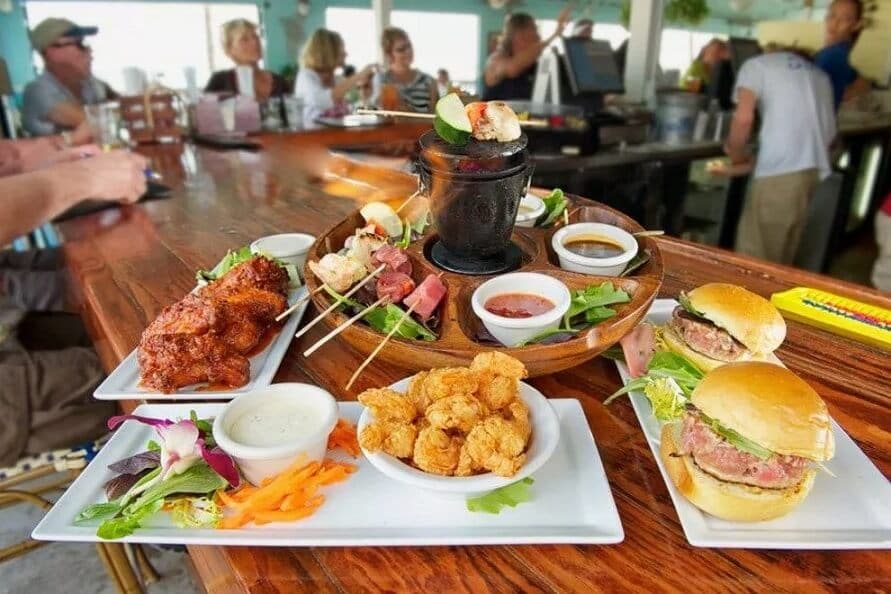 Comida no restaurante em Key West