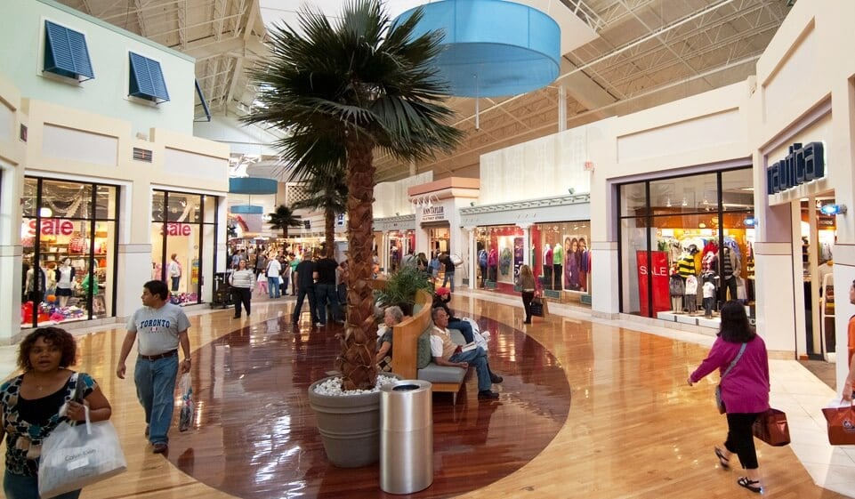 Lojas no Outlet Sawgrass Mills em Miami