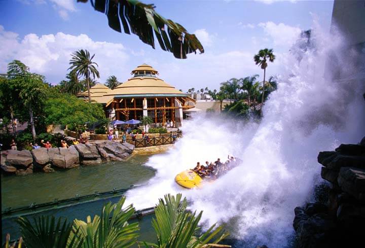 Atração Jurassic Park River Adventure no parque Islands of Adventure em Orlando