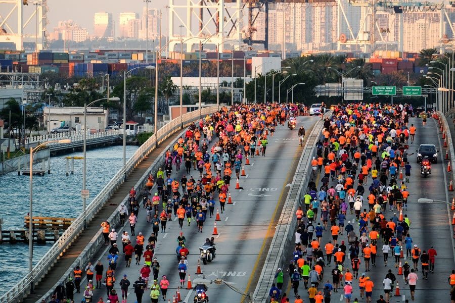 Corrida sobre ponte em Miami