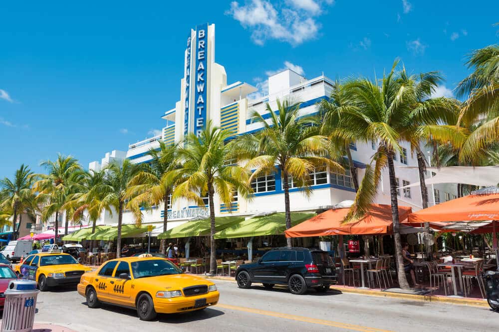 Ocean Drive em Miami durante o dia