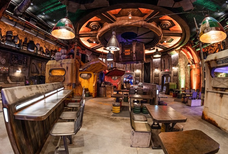 Docking Bay 7 Food and Cargo na área Star Wars Galaxy’s Edge no Disney Hollywood Studios em Orlando