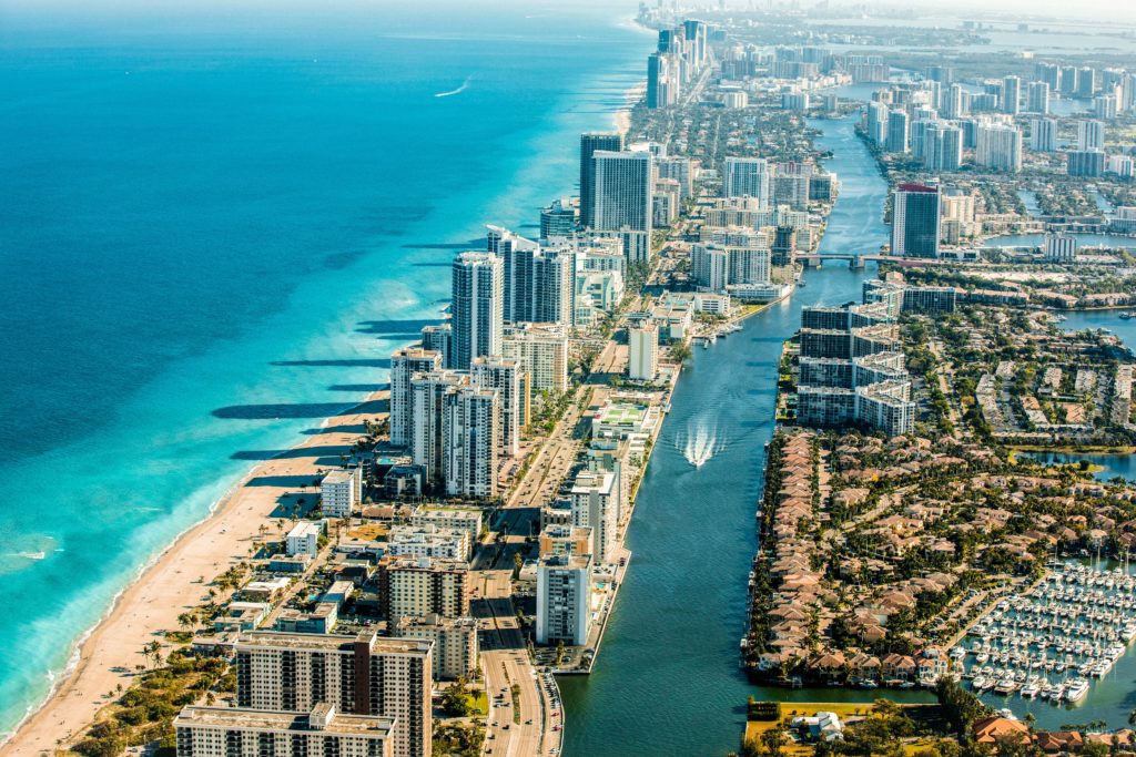 Vista aérea da praia de Fort Lauderdale