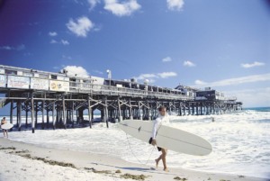 Surfe na praia de Cocoa Beach