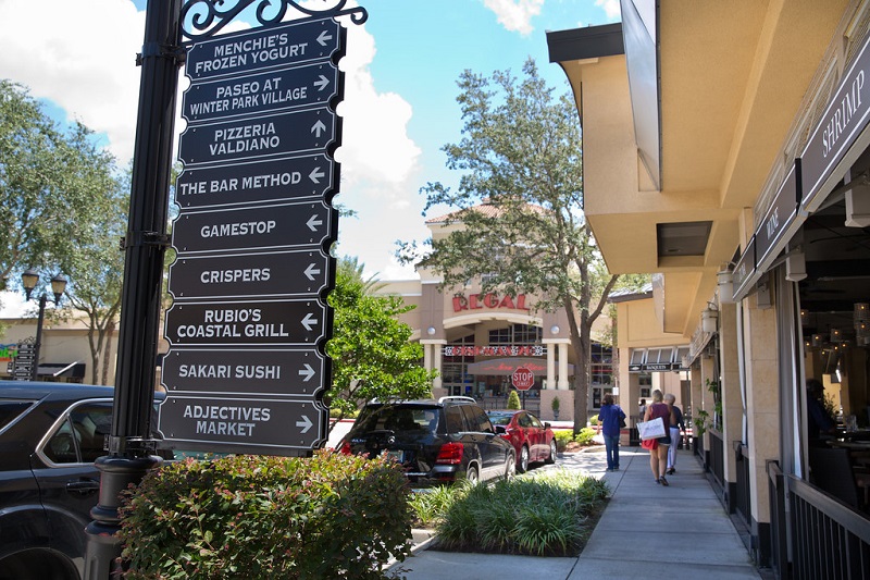 Placas do Shopping Winter Park Village em Winter Park