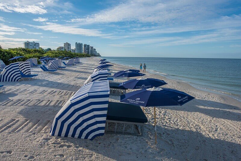 Praia em Naples