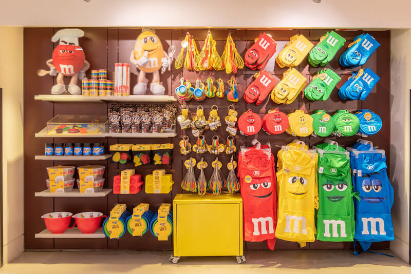 Produtos da loja M&M’s na Disney Springs em Orlando