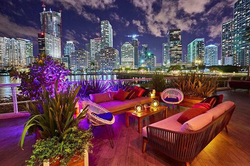 Noite no restaurante La Mar em Miami