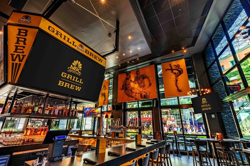 Entrada do restaurante dos esportes NBC Sports Grill e Brew na Universal Orlando