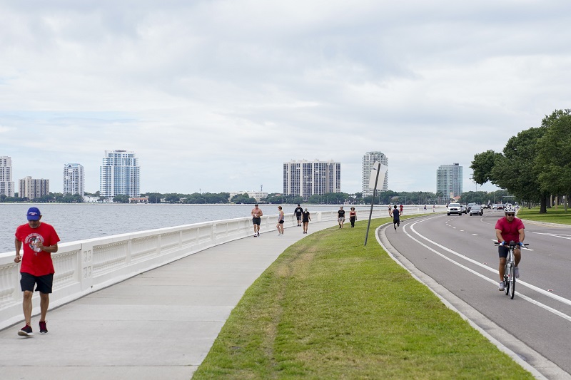 Avenida Bayshore Boulevard