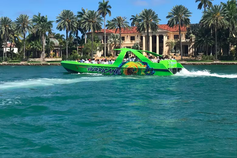 Pontos turísticos no tour de lancha em Miami